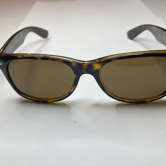 New Wayfarer - Tortoise Frame - Picture 3 of 4